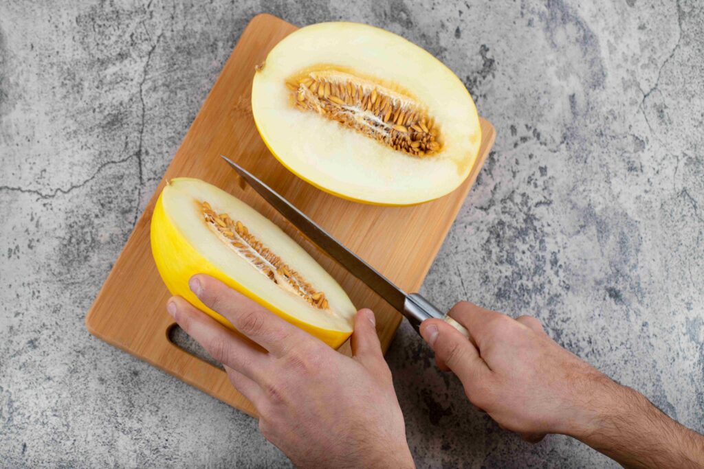 How to Cut Cantaloupe?